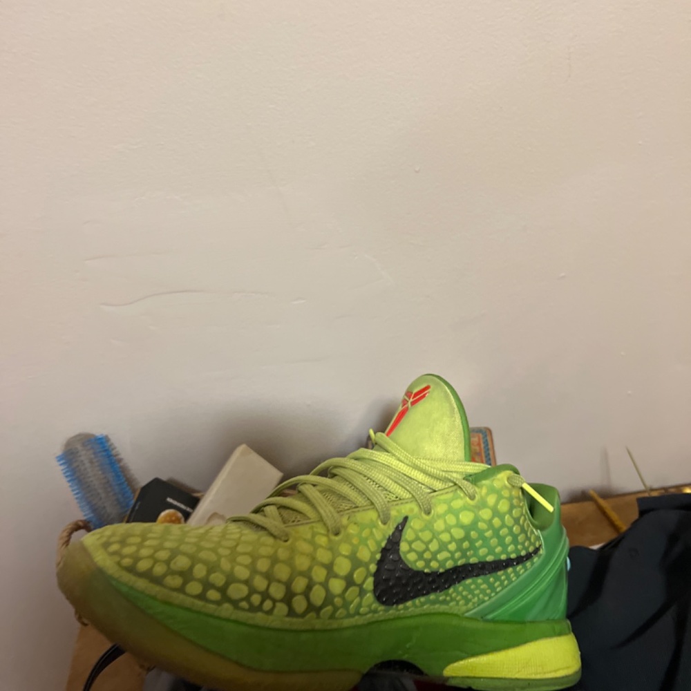 Shoes - Picture 3 of 4